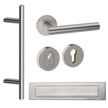 Voordeurset rond met schuine greep Frankfurt en deurkruk Toledo Inox